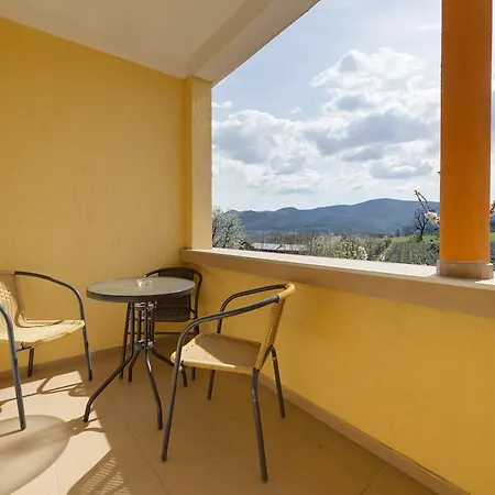 Maison d'hôtes Marinovata Kashta 2*